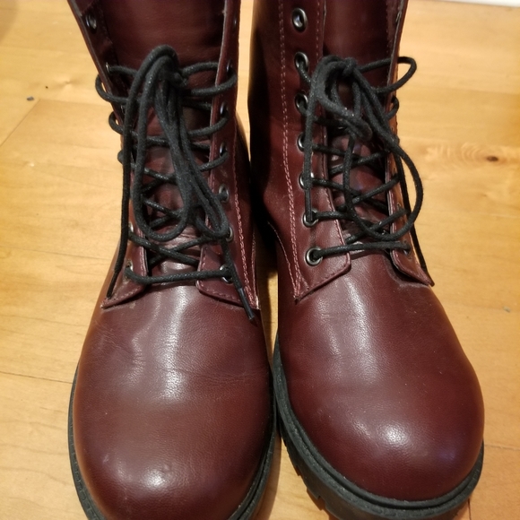 NWOT Red Vegan Leather Doc Martin Style Boots - Picture 4 of 10